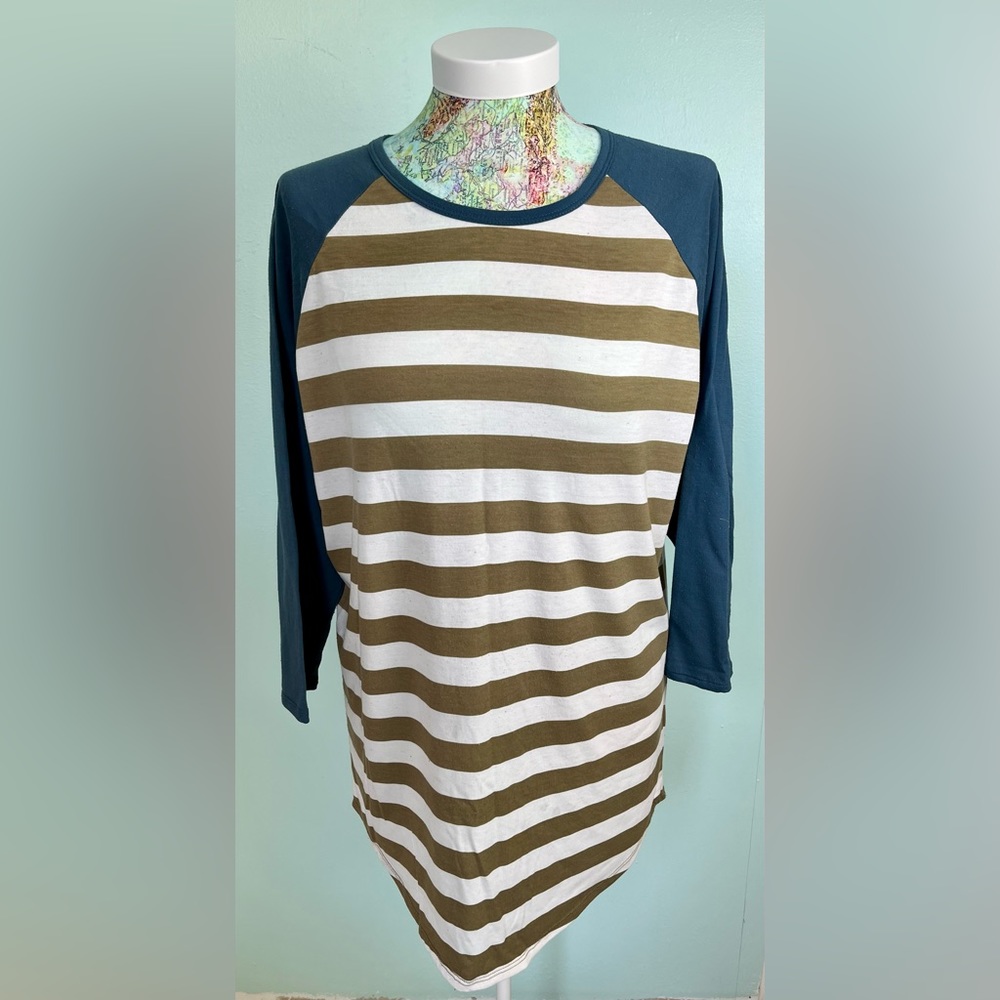 LULAROE RAGLAN SIZE XL